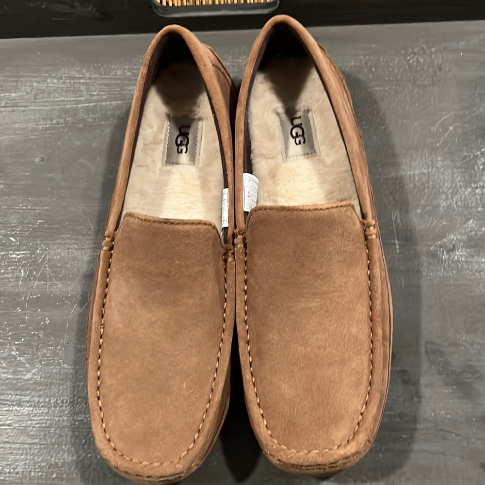 Mens size 11 UGG slippers, Brand new never worn, wife lost receipt